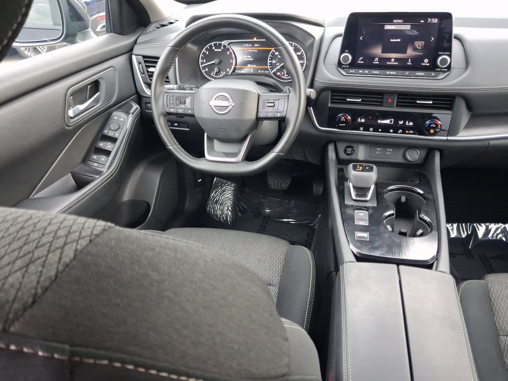 Certified 2025 Nissan Rogue SV FWD image 10