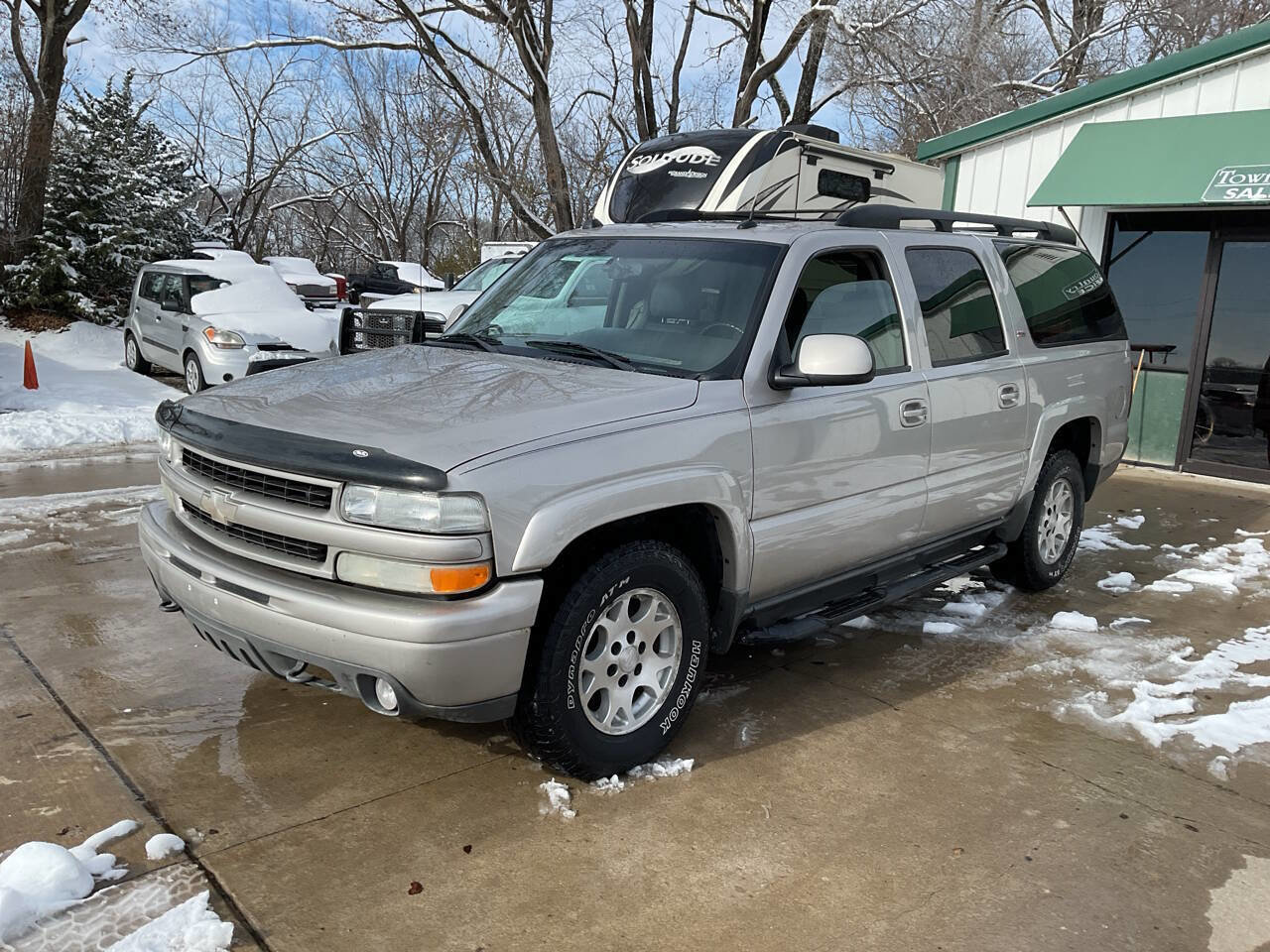 Used 2005 Chevrolet Suburban Z71 w/ Preferred Equipment Group image 5