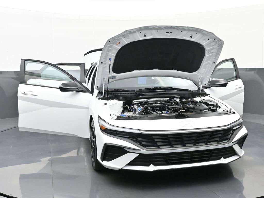 Certified 2026 Hyundai Elantra Sport FWD image 47