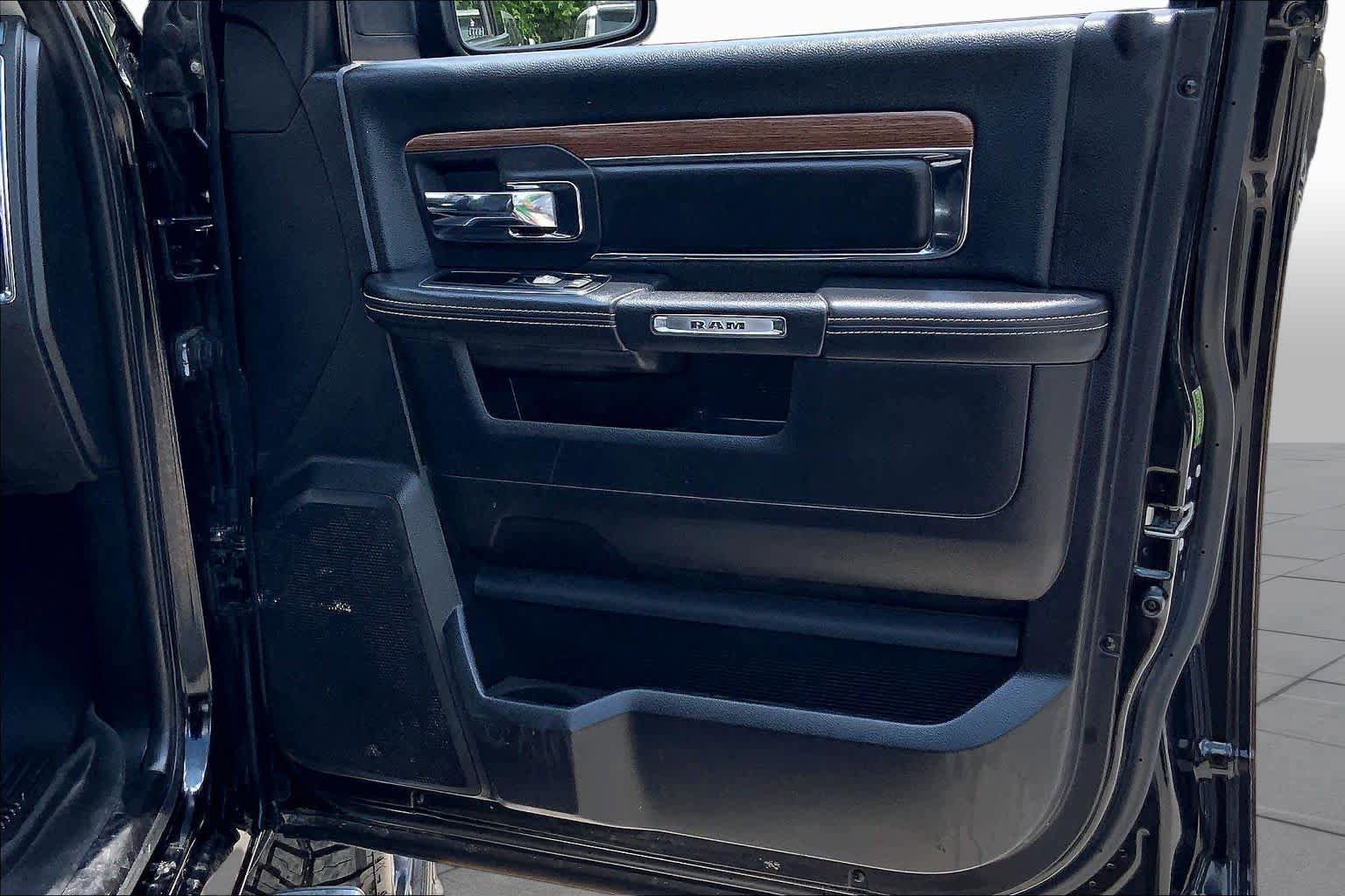 Used 2015 RAM 1500 Laramie w/ Convenience Group AWD/4WD image 21