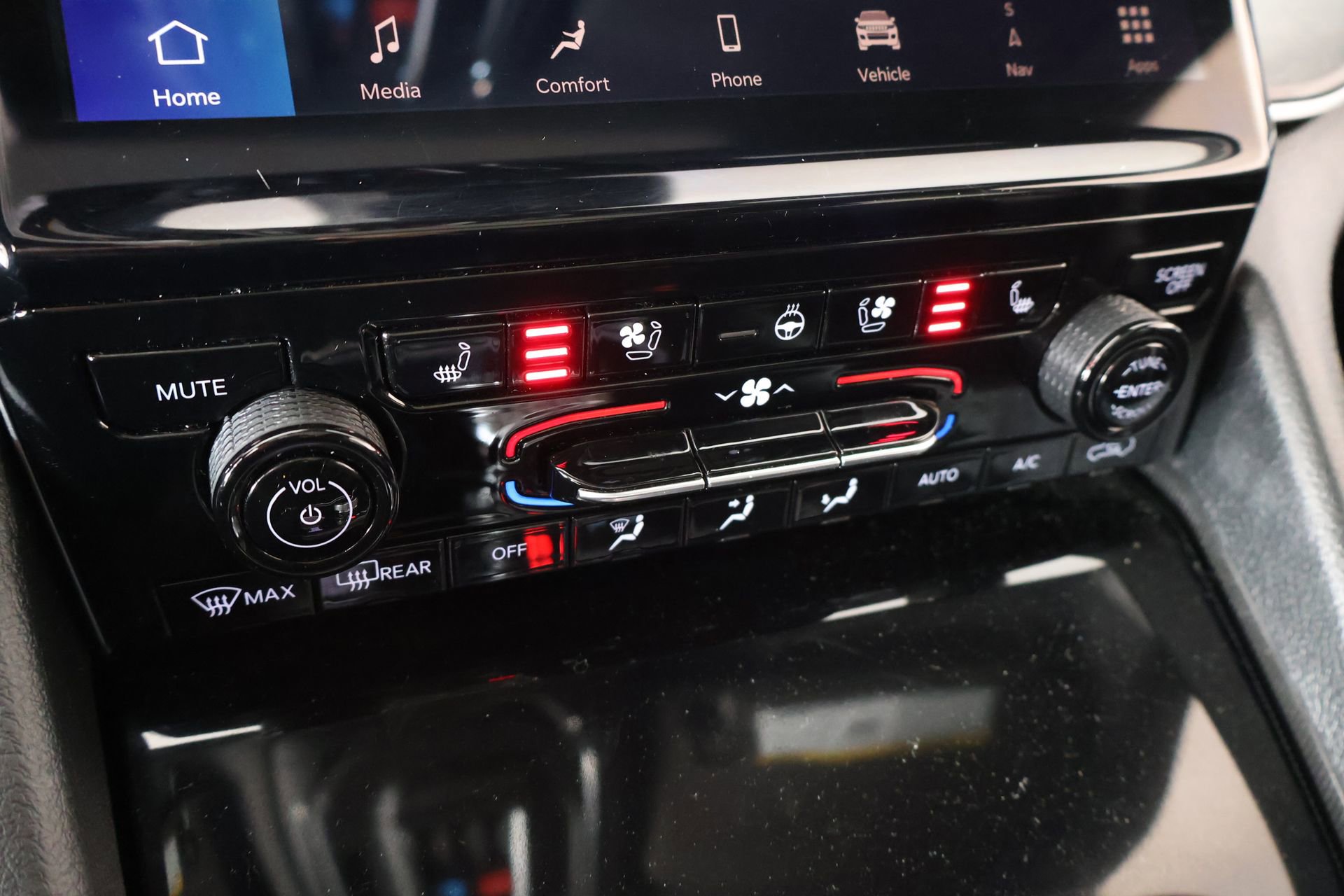 Used 2024 Jeep Grand Cherokee L Limited w/ Luxury Tech Group II AWD/4WD image 8