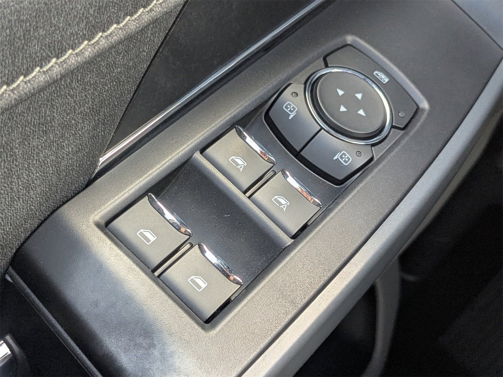 Used 2022 Ford F150 Lightning XLT image 27