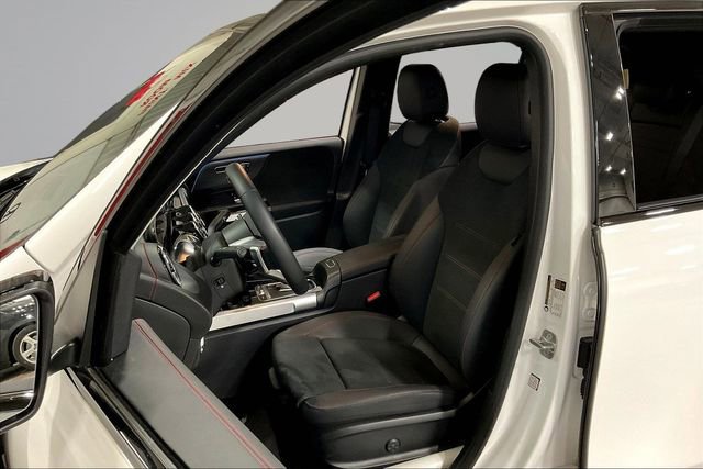 Used 2025 Mercedes-Benz EQB 300 4MATIC image 27