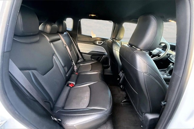 Used 2024 Jeep Compass Latitude image 23