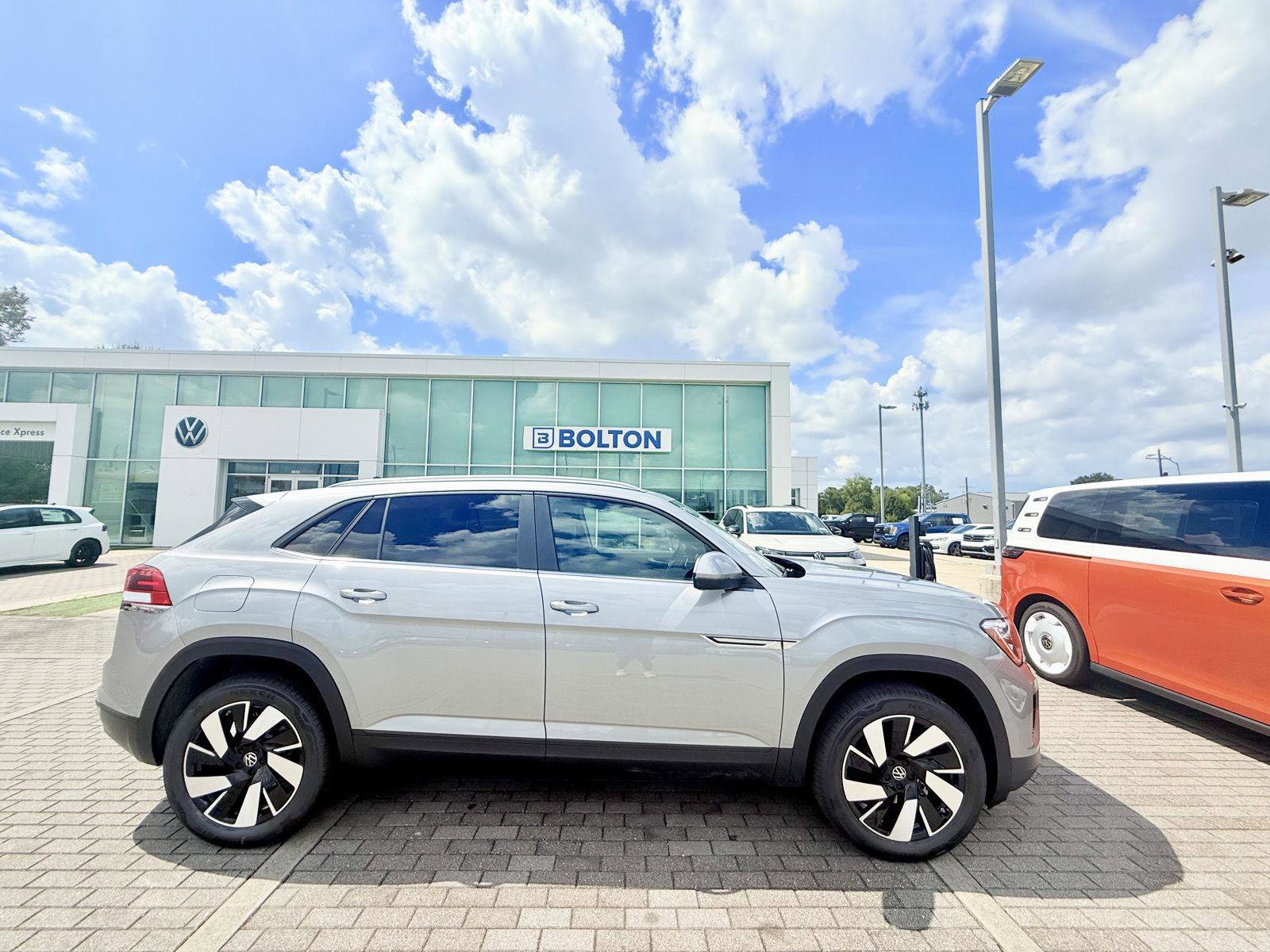 New 2026 Volkswagen Atlas Cross Sport SE image 2