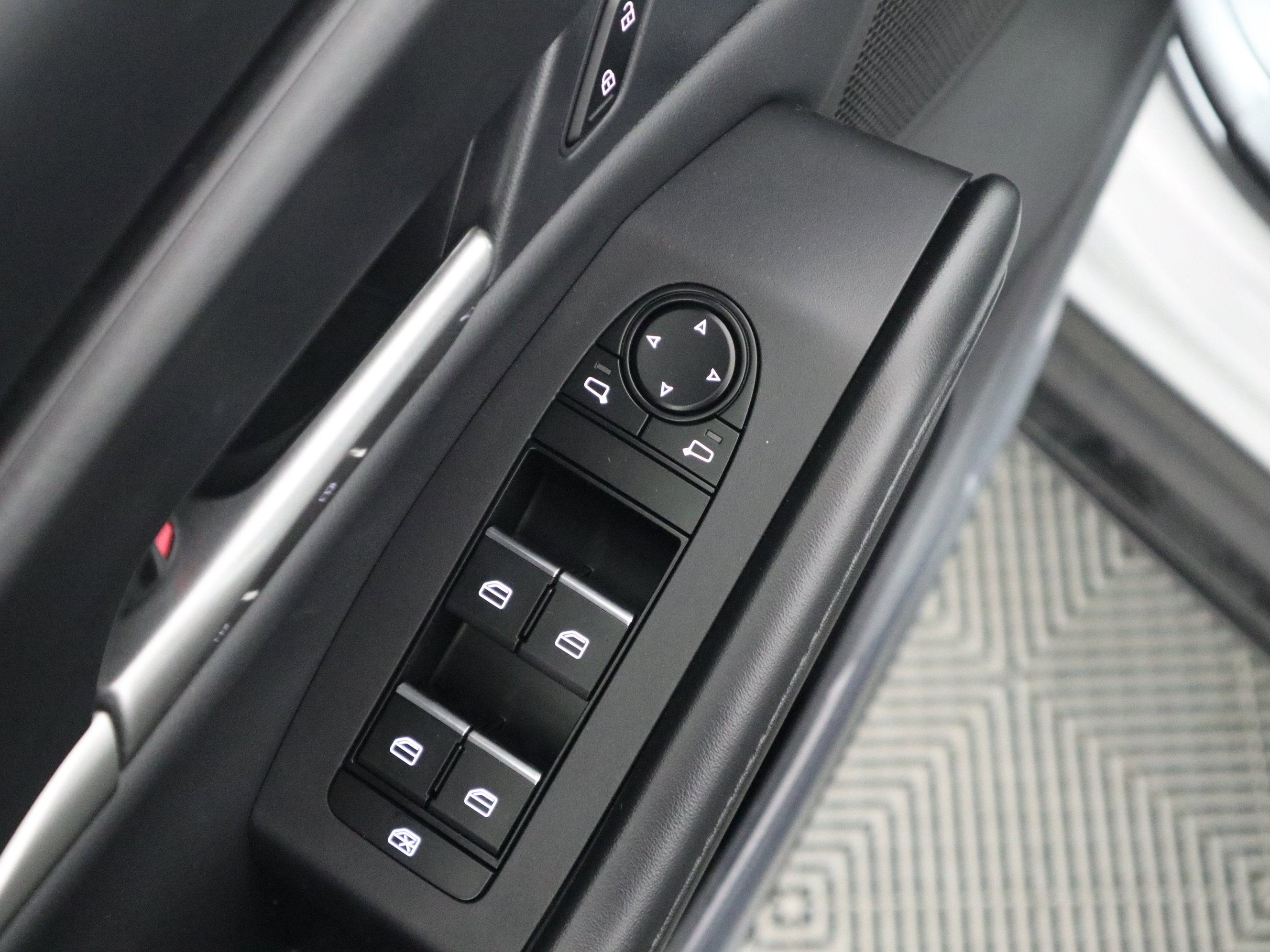 New 2026 MAZDA CX-30 AWD 2.5 S w/ Select Sport Pkg image 33