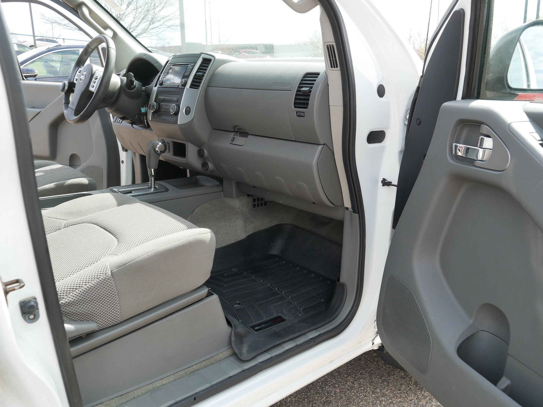 Used 2016 Nissan Frontier SV AWD/4WD image 19