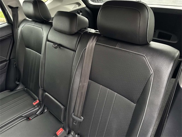 Used 2024 Volkswagen Tiguan SE image 12