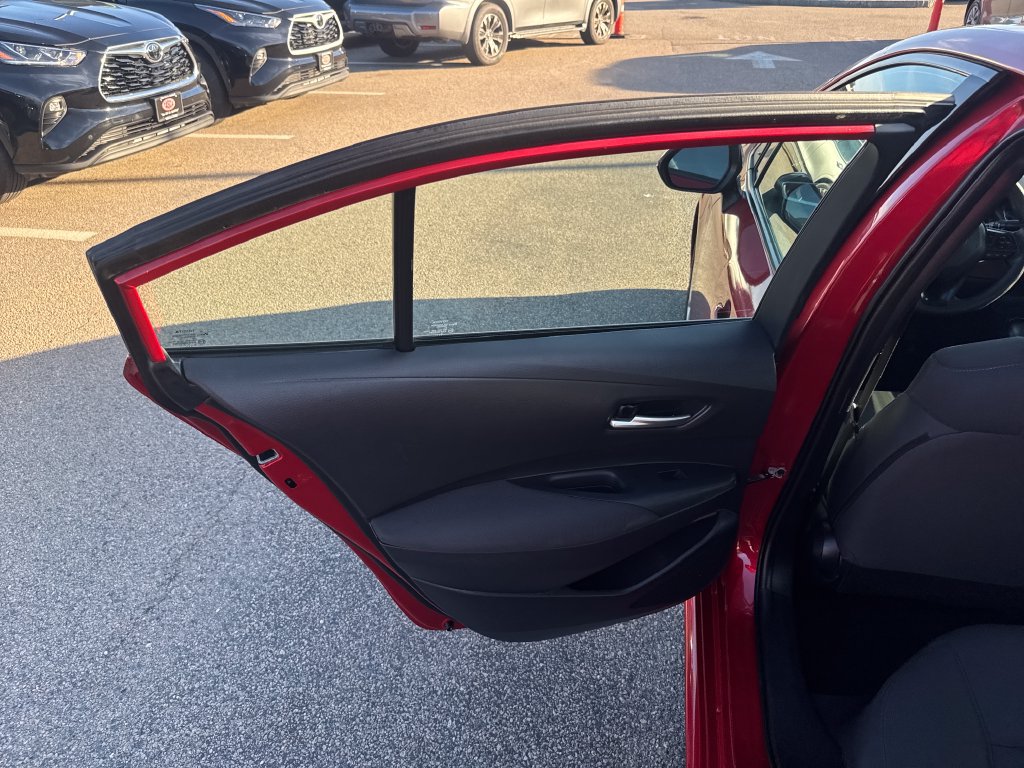 Used 2021 Toyota Corolla LE w/ LE Convenience Package FWD image 38