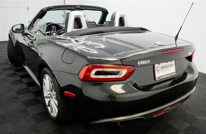 Used 2017 FIAT 124 Spider Lusso RWD image 5