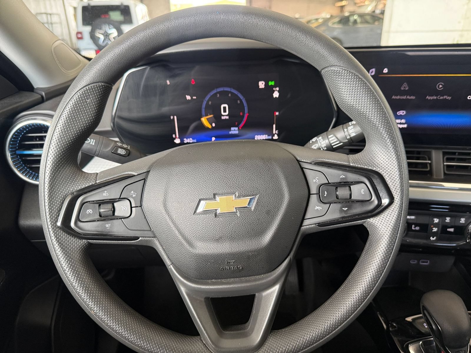Used 2025 Chevrolet Trax LT FWD image 26