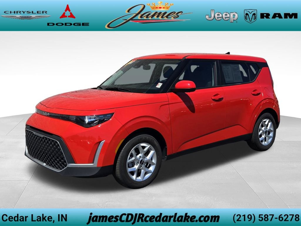 Used 2025 Kia Soul LX w/ LX Technology Package FWD image 1