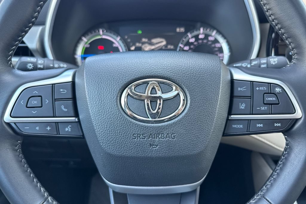 Certified 2025 Toyota Highlander XLE AWD/4WD image 23