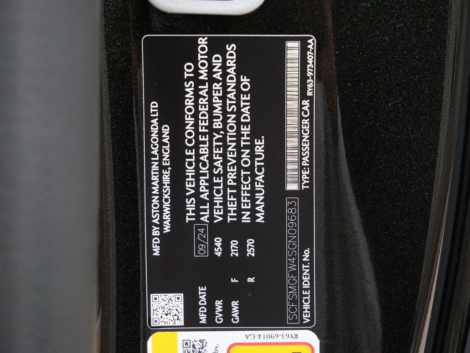 Used 2025 Aston Martin V8 Vantage Coupe image 27