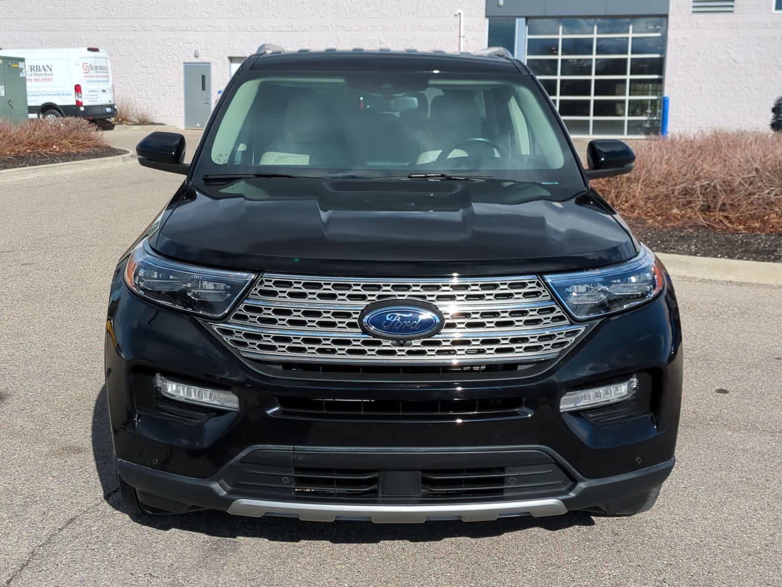 Certified 2023 Ford Explorer Limited w/ Equipment Group 301A AWD/4WD image 3