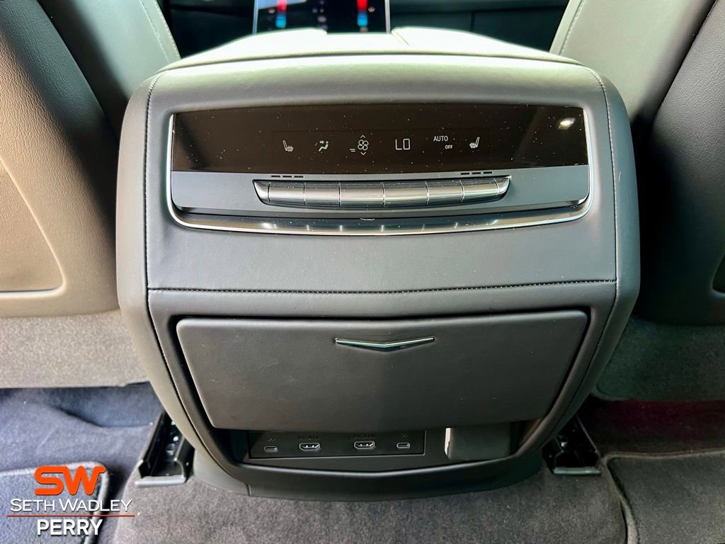 Used 2025 Cadillac Escalade V AWD/4WD image 15