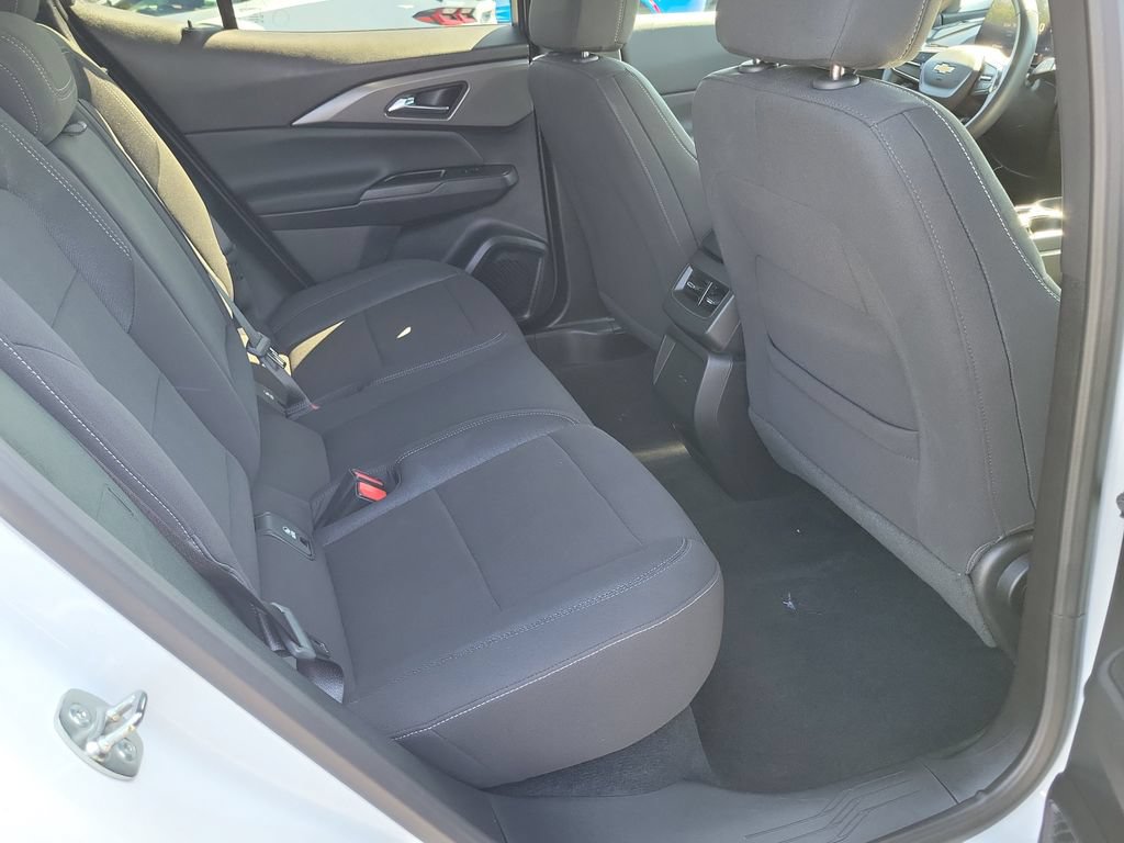 Used 2026 Chevrolet Equinox EV LT FWD image 17