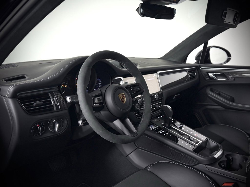 New 2026 Porsche Macan GTS image 4