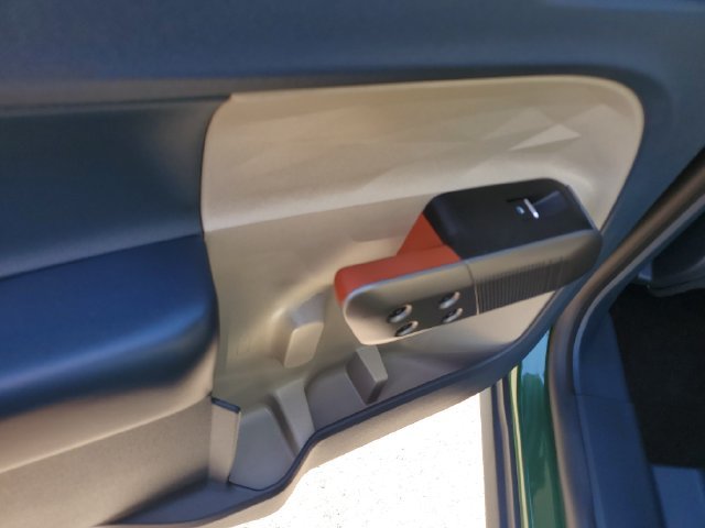 Used 2025 Ford Maverick Lariat AWD/4WD image 16