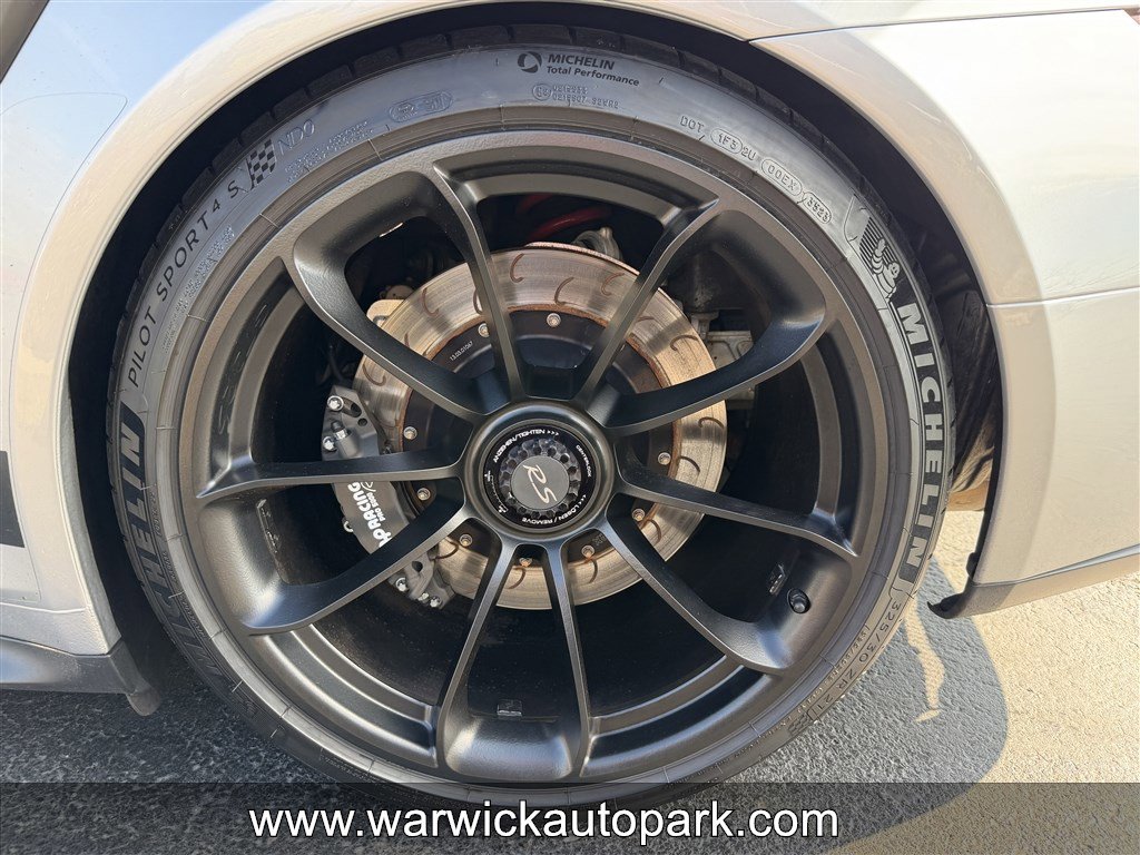 Used 2019 Porsche 911 GT3 RS RWD image 17