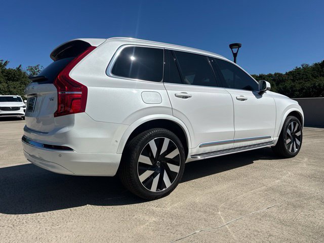Certified 2025 Volvo XC90 T8 Plus AWD/4WD image 9