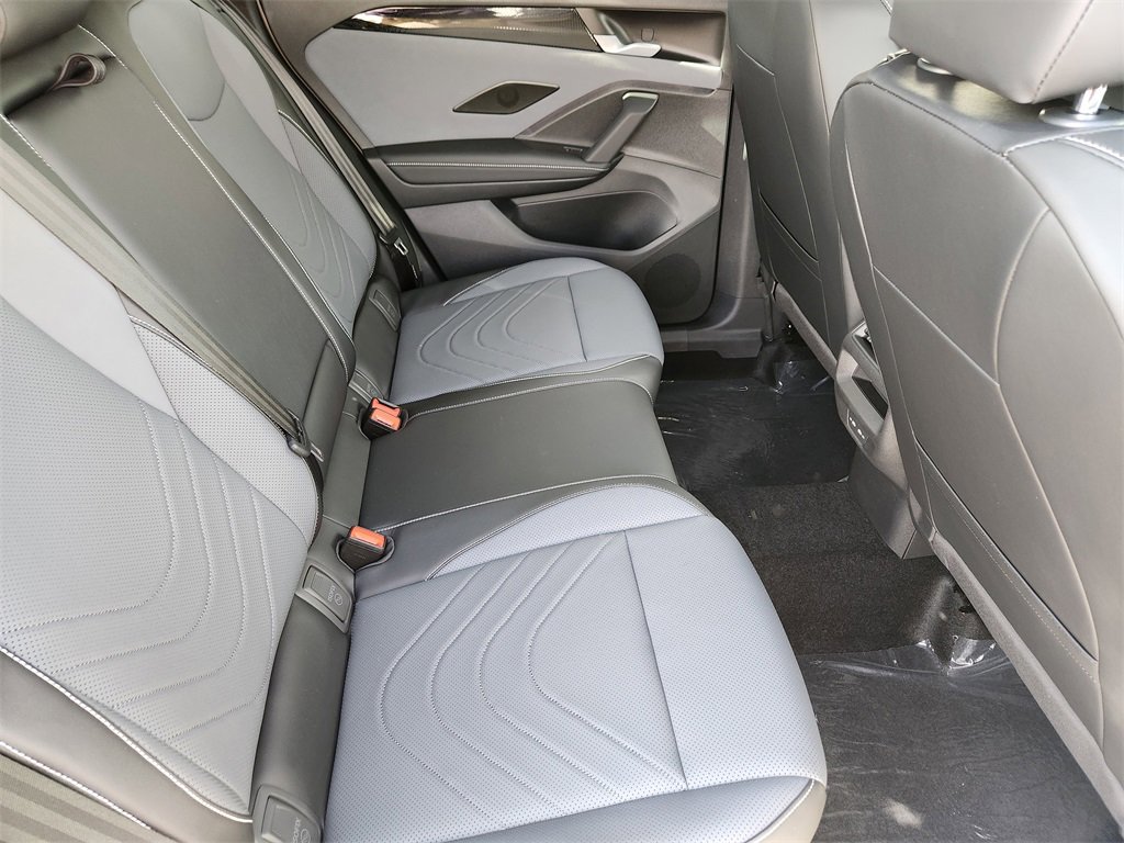 New 2025 Volkswagen Tiguan SE R-Line image 21