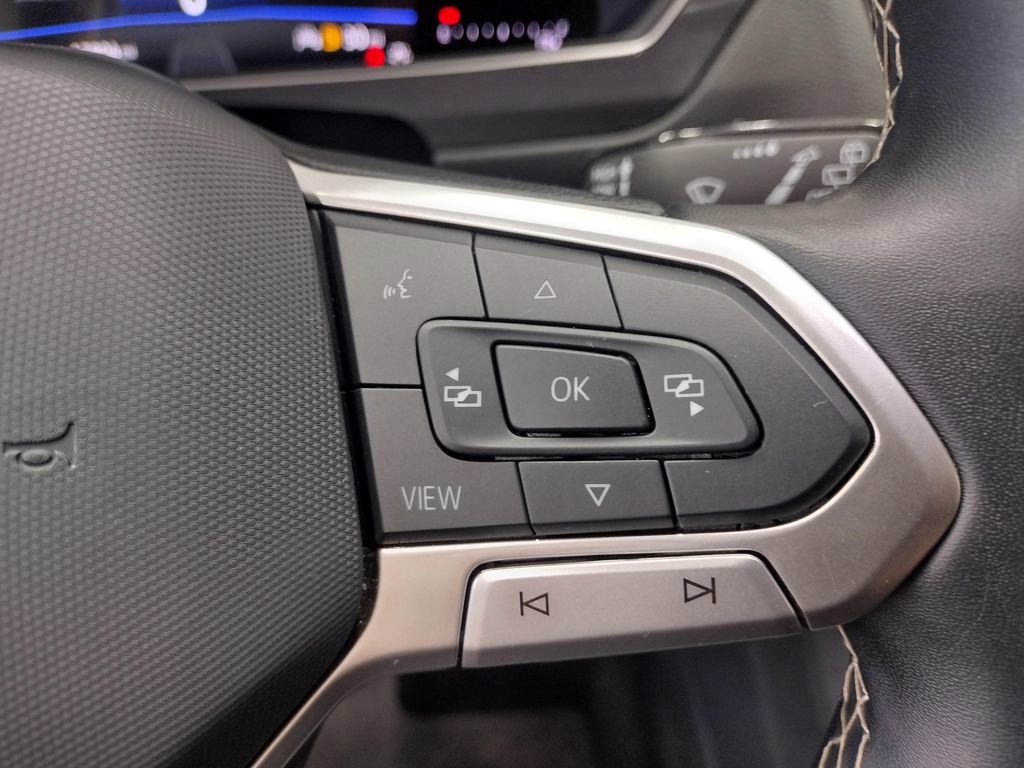 Certified 2024 Volkswagen Tiguan SE image 28