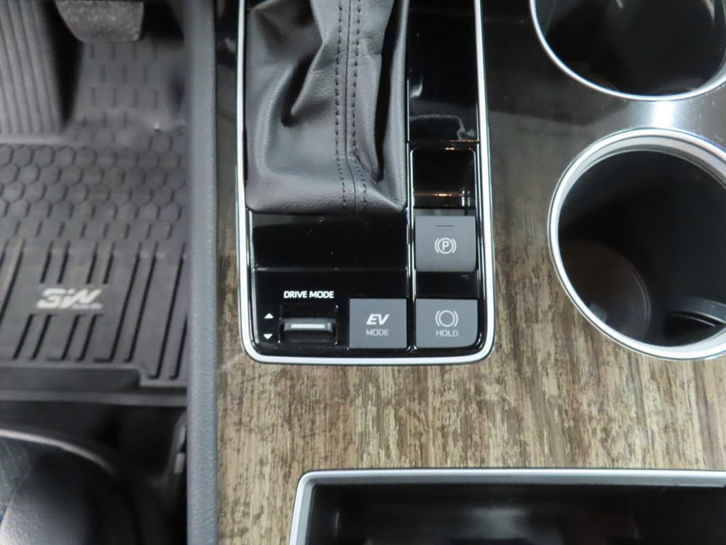 Used 2025 Toyota Sienna Platinum AWD/4WD image 63