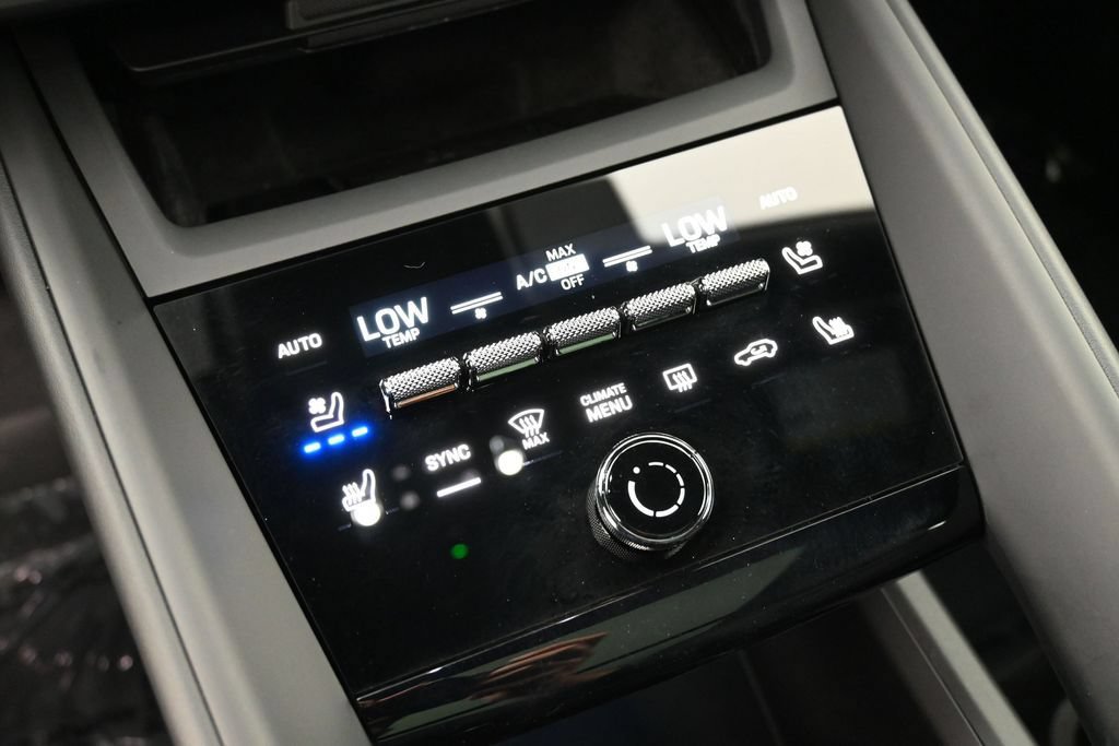 Certified 2025 Porsche Macan Electric RWD image 22