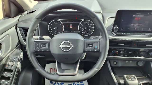 Used 2025 Nissan Rogue SV image 22