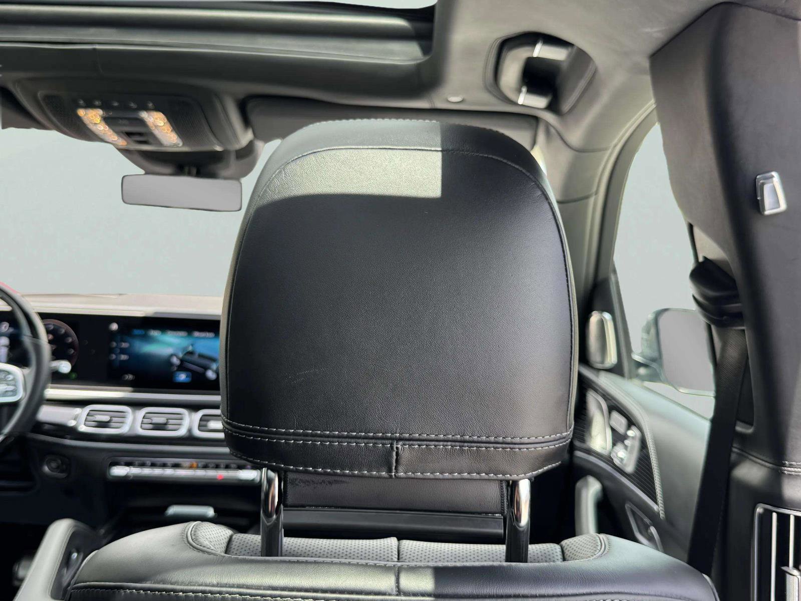 Used 2022 Mercedes-Benz Maybach GLS 600 4MATIC image 95
