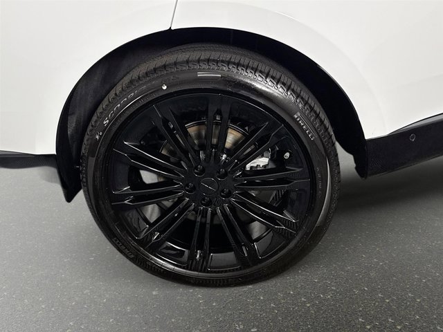 New 2026 Land Rover Range Rover Long Wheelbase SE image 33