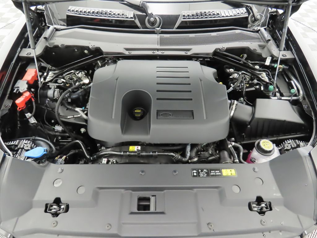 New 2026 Land Rover Defender 130 X-Dynamic SE image 29