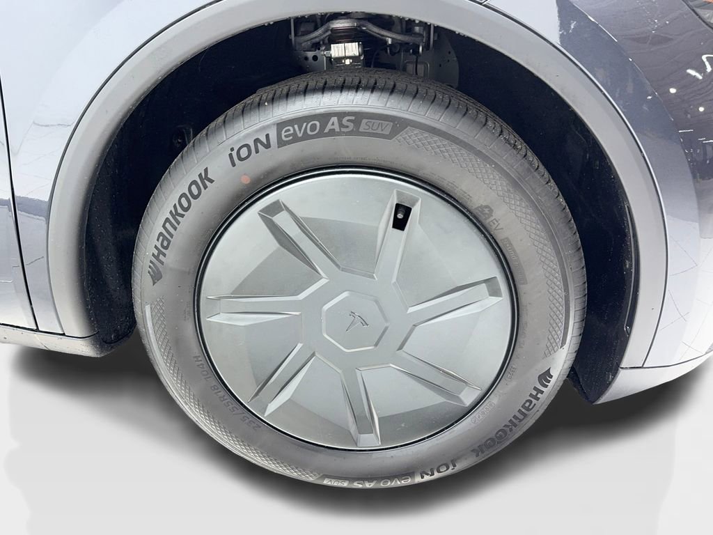 Used 2026 Tesla Model Y 2WD image 13