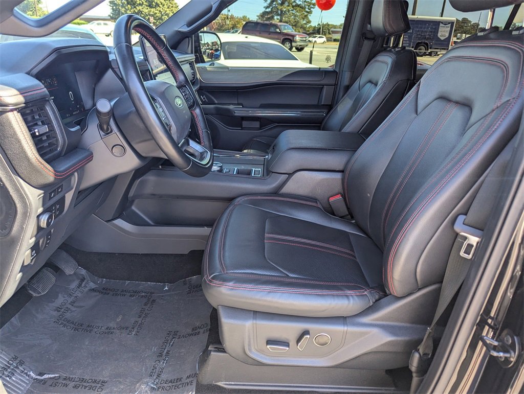 Used 2022 Ford Expedition Max Limited image 13