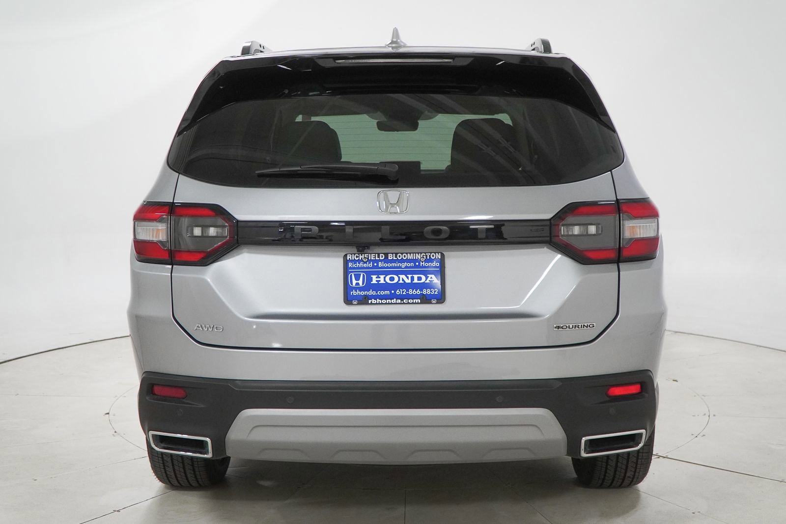 Certified 2025 Honda Pilot Touring image 9