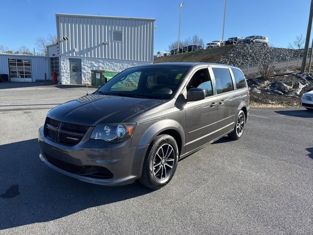 Used 2017 Dodge Grand Caravan SE image 4
