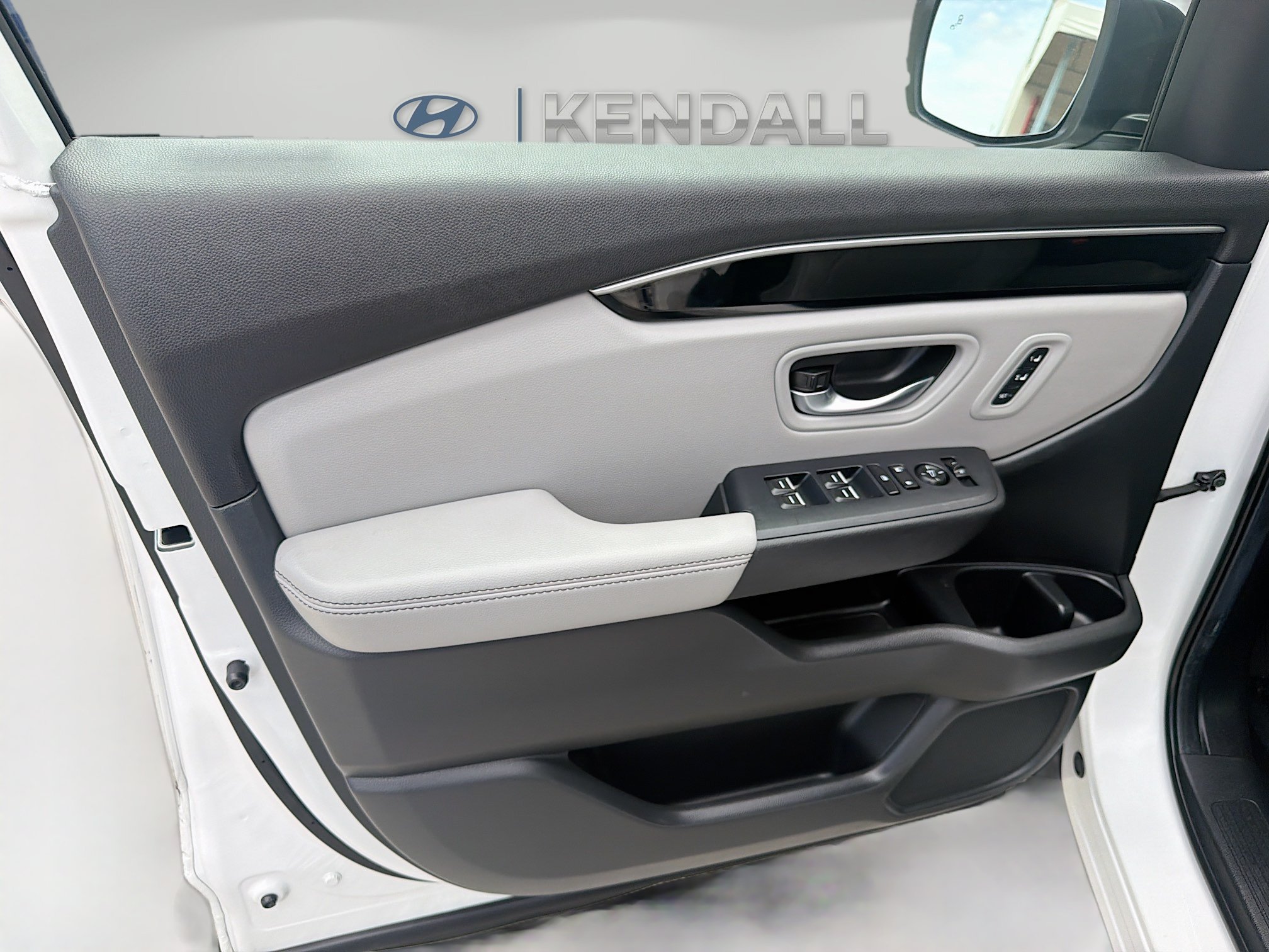 Used 2025 Honda Pilot Touring image 17