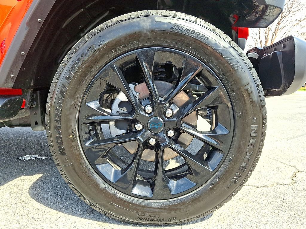 Used 2025 Jeep Wrangler Unlimited Sahara image 8