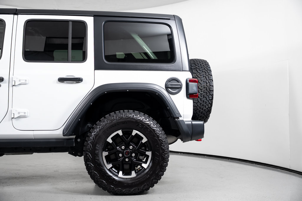 Used 2025 Jeep Wrangler Unlimited Rubicon AWD/4WD image 15