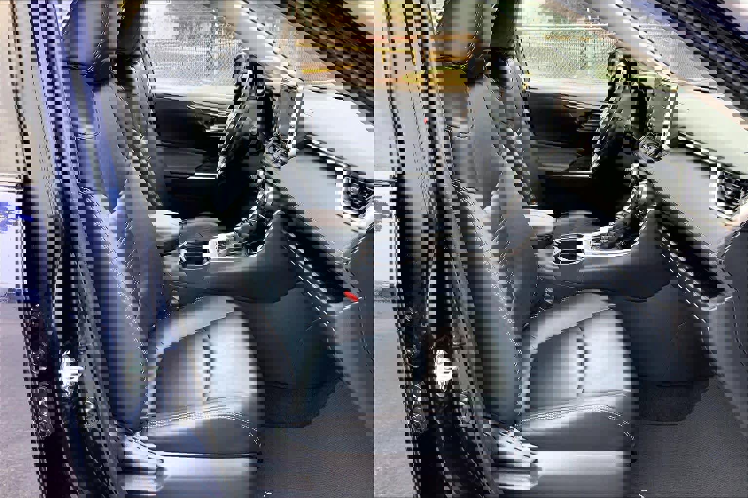 Used 2021 Toyota RAV4 XLE Premium image 8