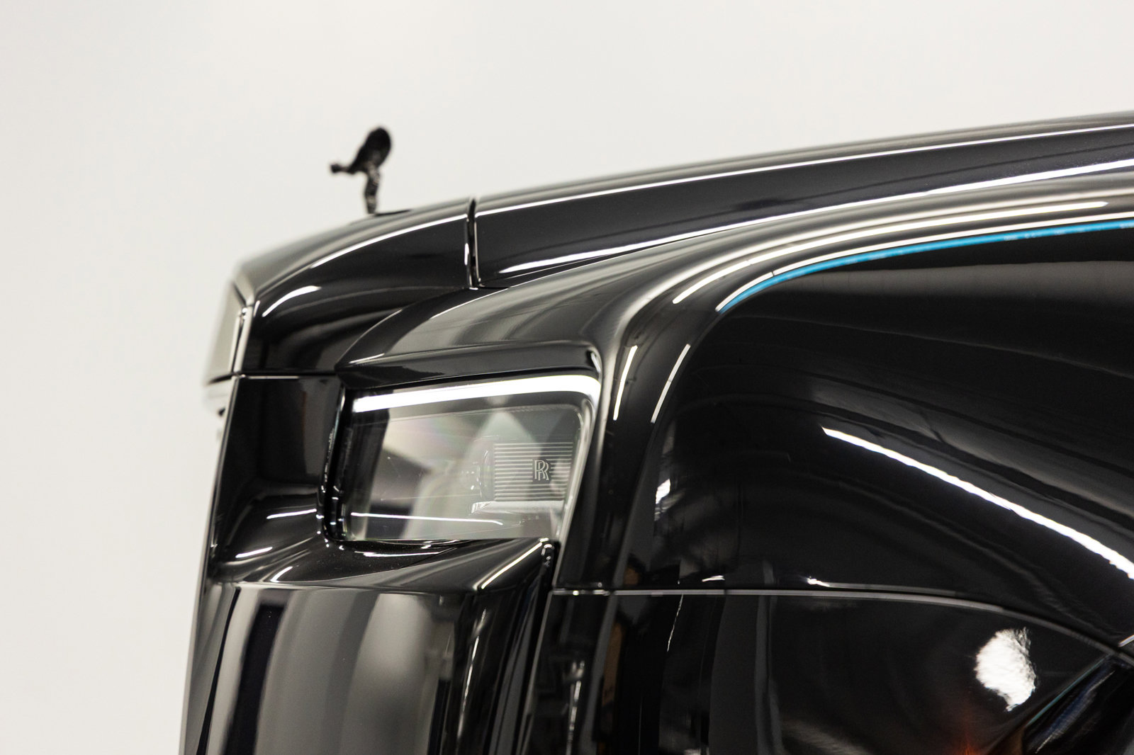 Certified 2025 Rolls-Royce Cullinan Black Badge AWD/4WD image 9