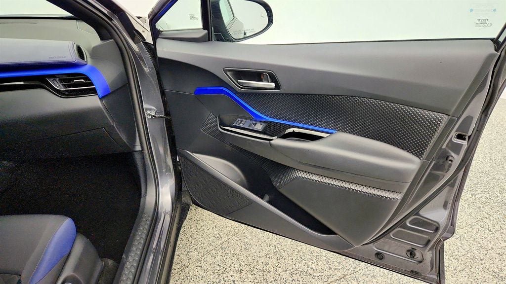Used 2021 Toyota C-HR XLE FWD image 25