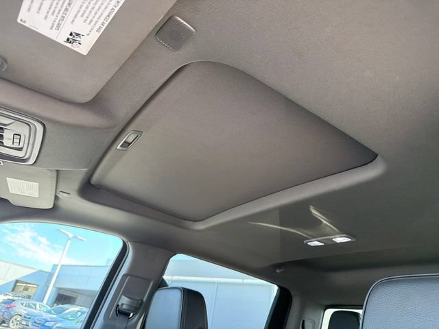 Used 2024 GMC Sierra 2500 Denali w/ Denali Reserve Package AWD/4WD image 17