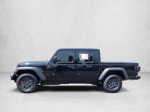Used 2026 Jeep Gladiator Sport AWD/4WD image 2