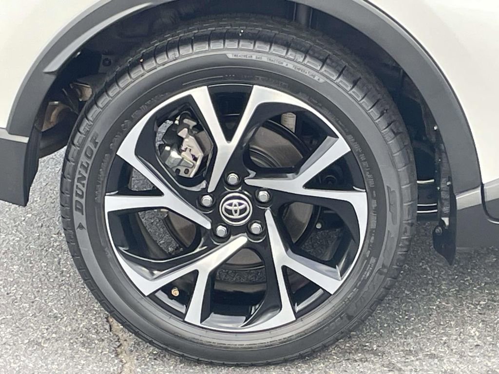 Used 2021 Toyota C-HR XLE image 13