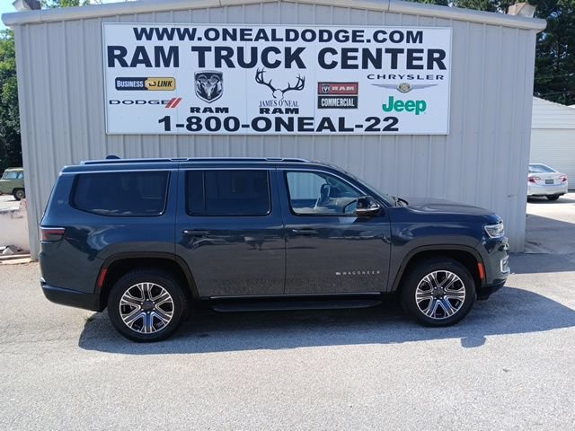 Used 2023 Jeep Wagoneer 4WD w/ Premium Group I image 2