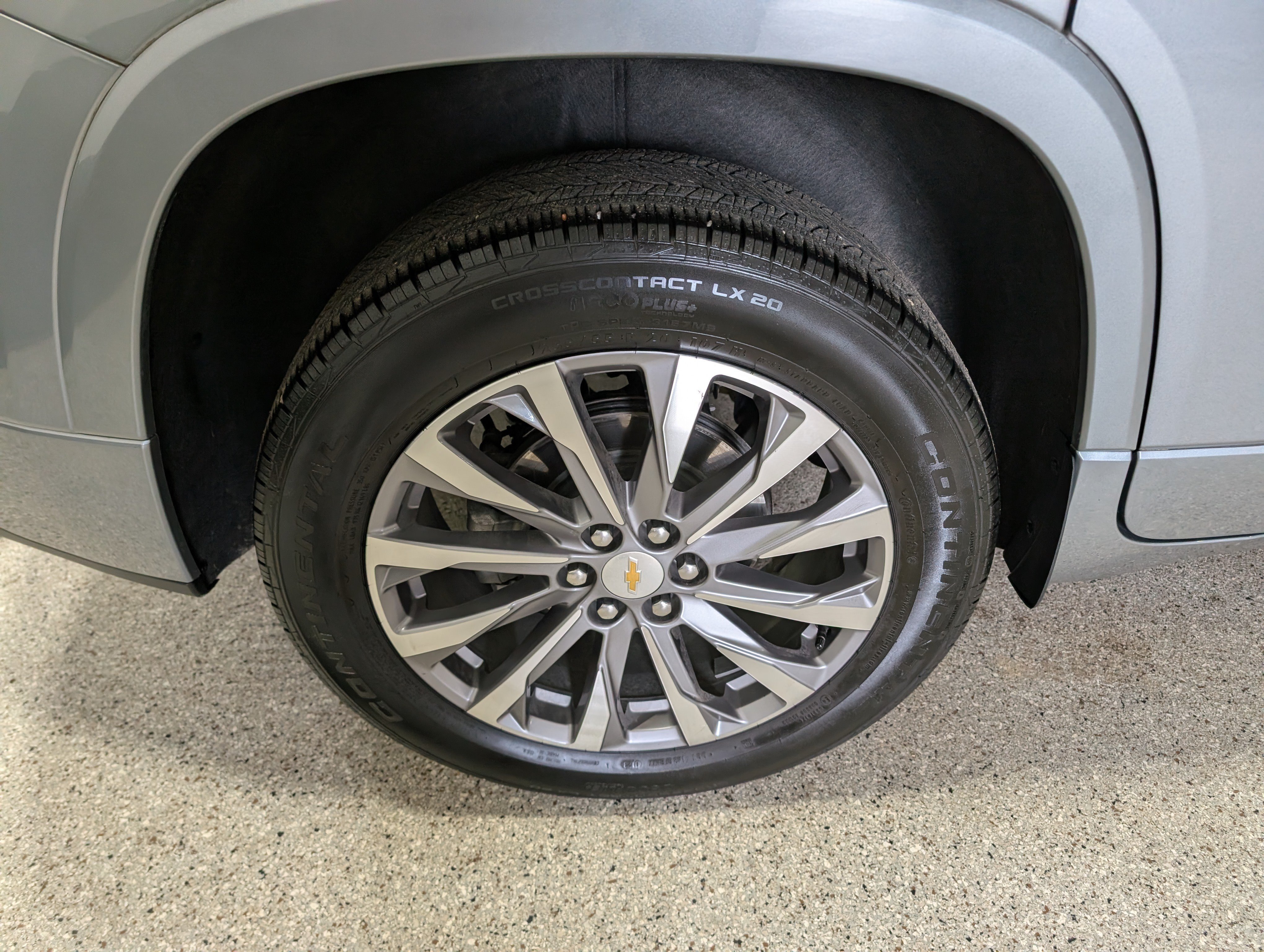 Used 2023 Chevrolet Traverse Premier FWD image 11