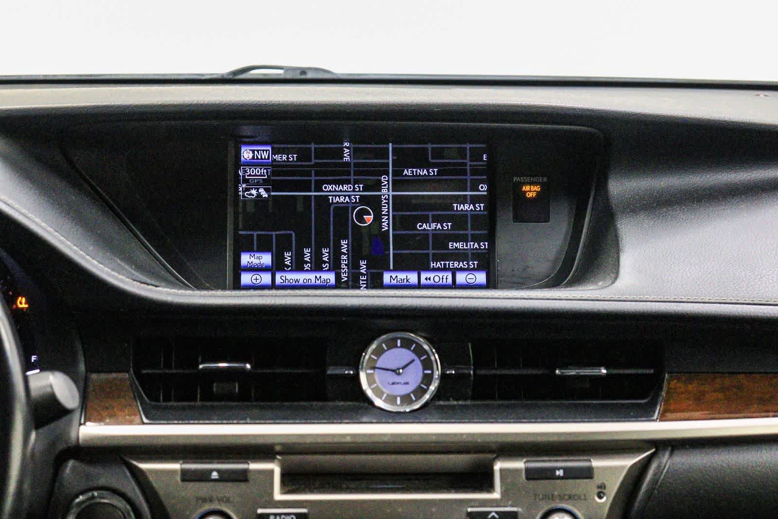 Used 2014 Lexus ES 350 w/ Luxury Package FWD image 15