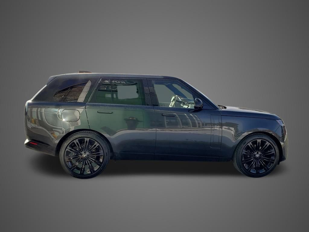 New 2025 Land Rover Range Rover SE image 4